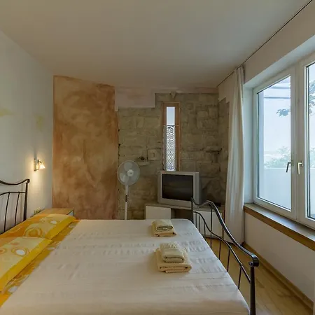 Burle Apartment